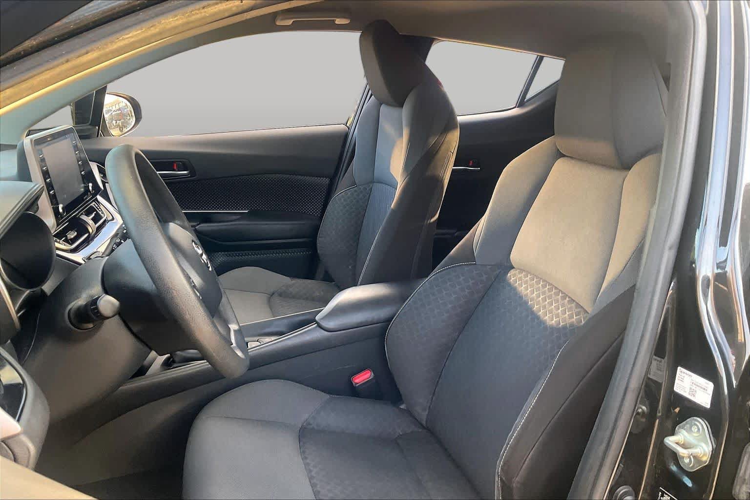 Used 2020 Toyota C-HR LE FWD image 8