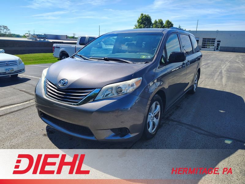 Used 2015 Toyota Sienna LE FWD image 1