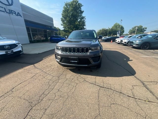 Used 2023 Jeep Grand Cherokee Laredo AWD/4WD image 30