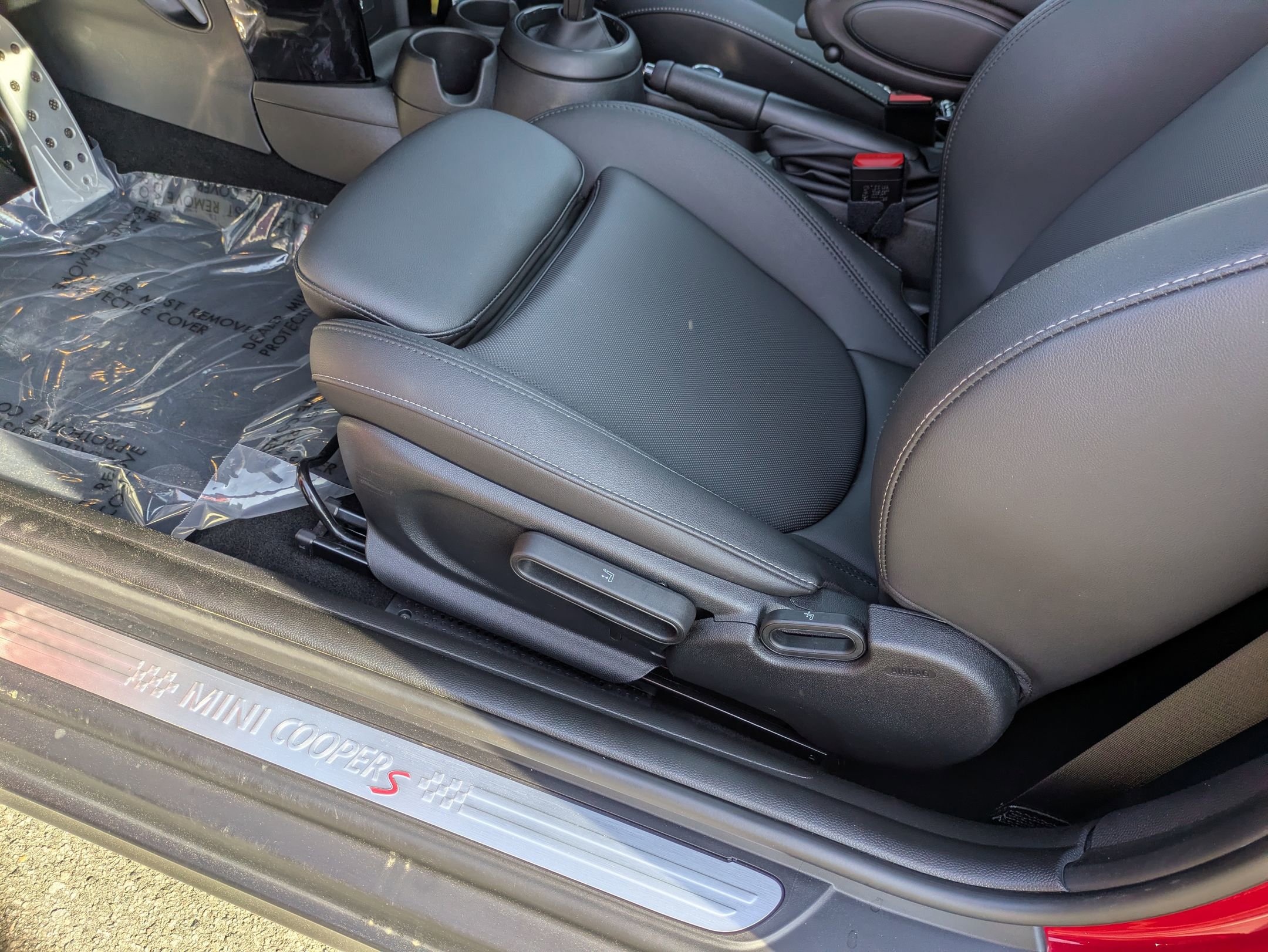 Used 2023 MINI Cooper S w/ Premium Package image 13