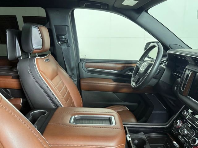 Used 2023 GMC Yukon Denali Ultimate AWD/4WD image 36