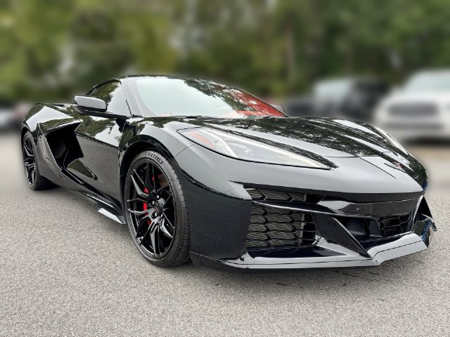 Used 2024 Chevrolet Corvette Z06 RWD image 2