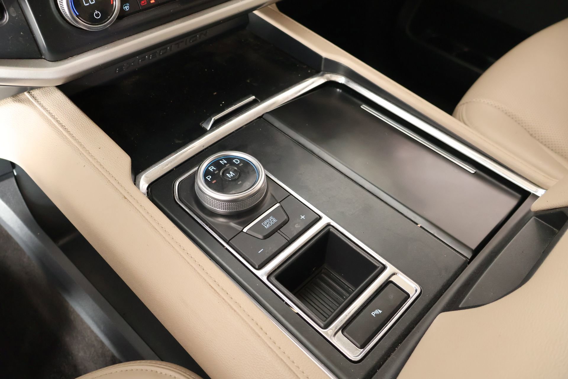 Used 2022 Ford Expedition XLT RWD image 9