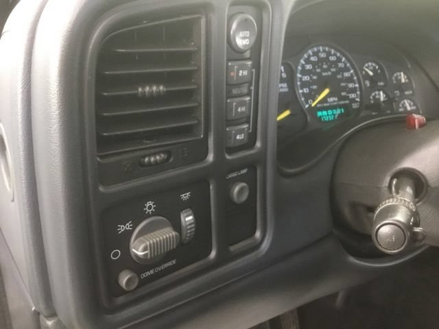 Used 2000 Chevrolet Silverado 1500 LS w/ Firm Ride Suspension Pkg AWD/4WD image 22