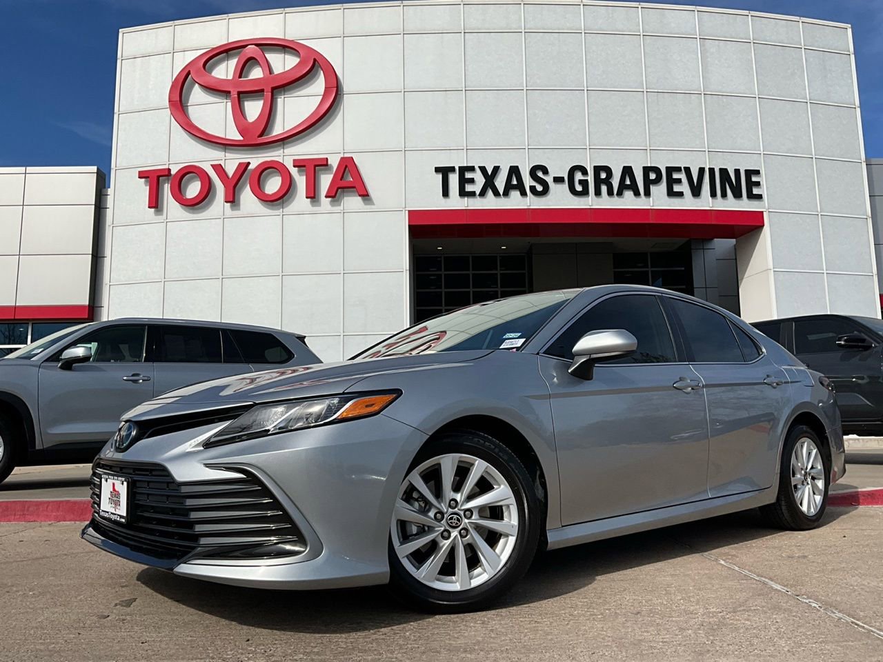 Used 2024 Toyota Camry LE image 2