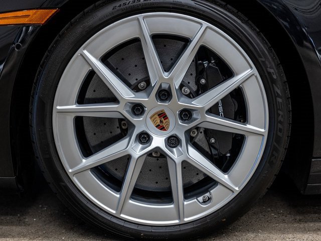 Used 2025 Porsche 911 Carrera GTS image 16