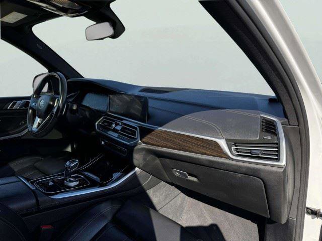 Used 2020 BMW X5 xDrive50i w/ Premium Package AWD/4WD image 54