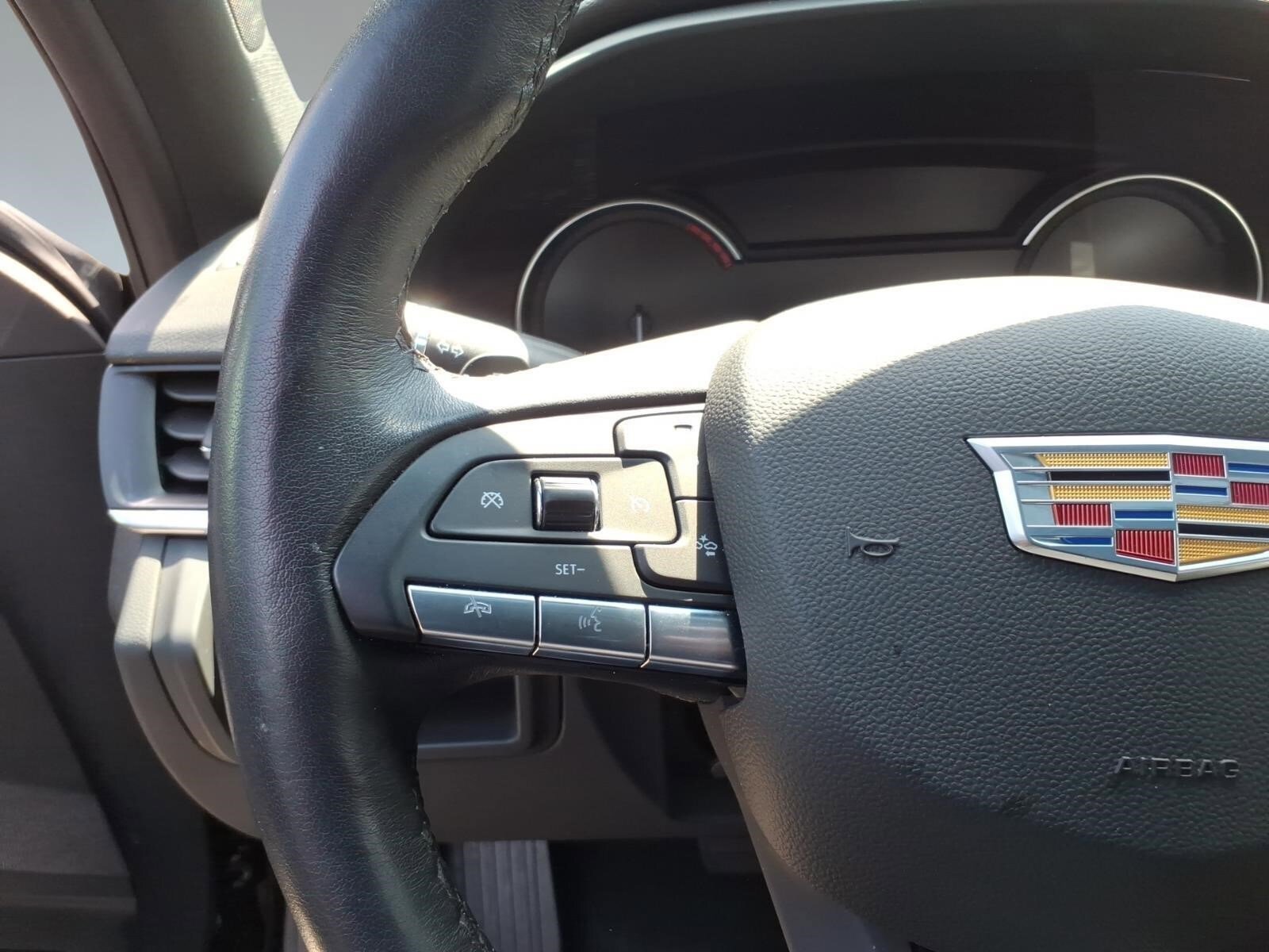 Used 2025 Cadillac CT4 Premium Luxury image 13