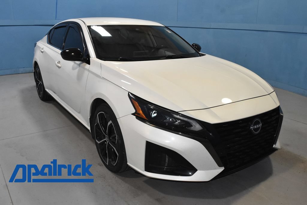 Certified 2024 Nissan Altima 2.5 SR FWD image 1