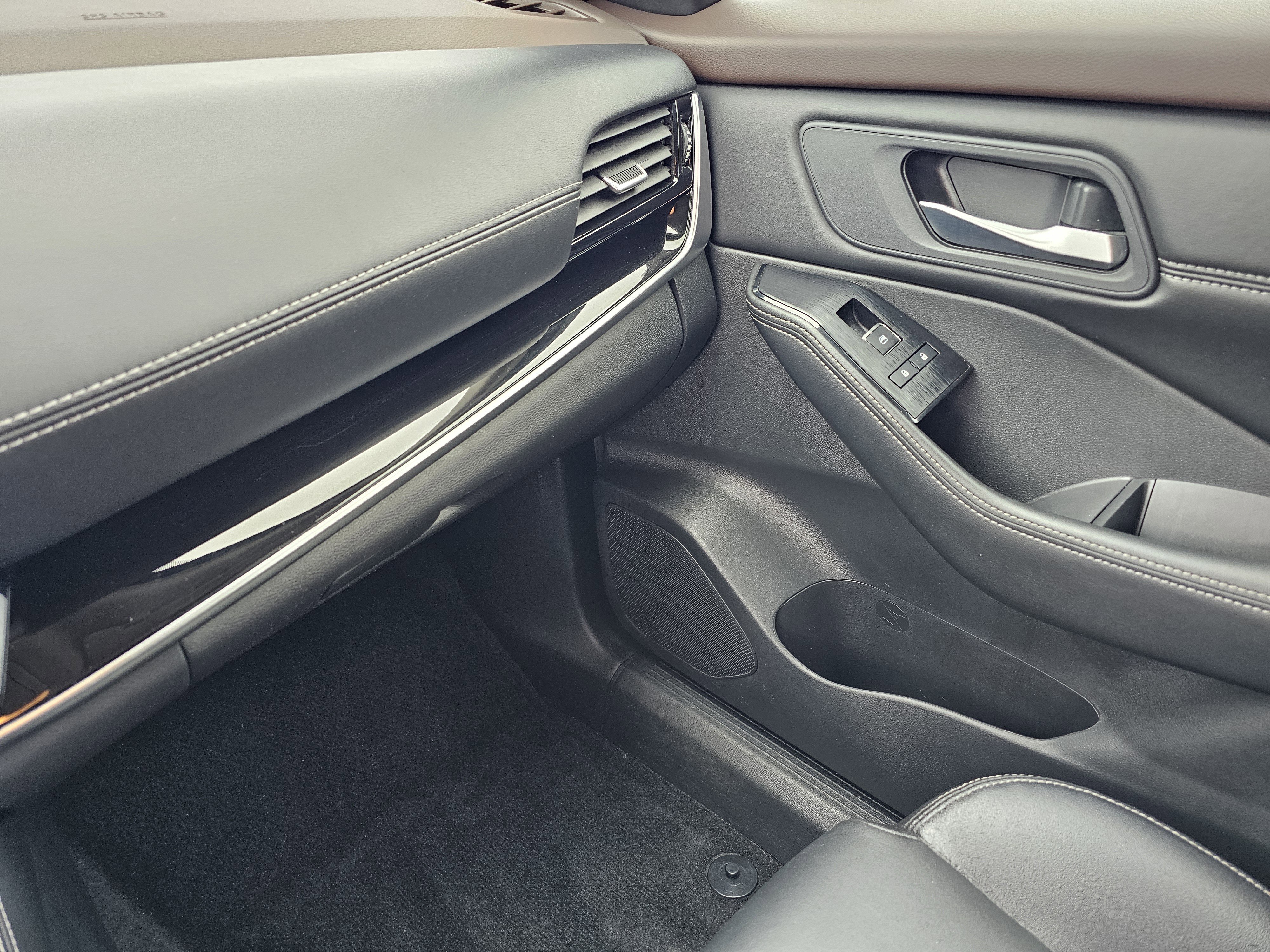 Used 2023 Nissan Rogue SL w/ SL Premium Package image 27