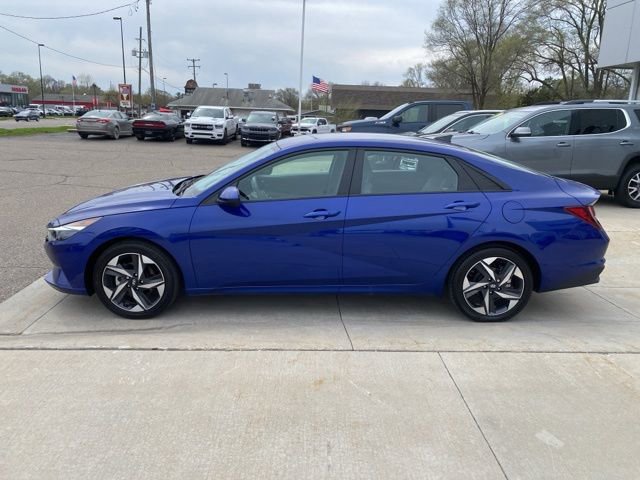 Used 2023 Hyundai Elantra SEL w/ Convenience Package FWD image 7