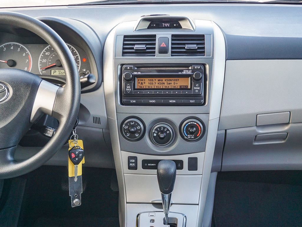 Used 2012 Toyota Corolla LE FWD image 16