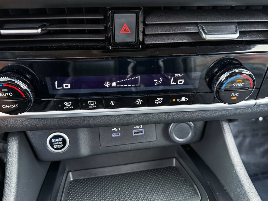 Certified 2021 Nissan Rogue SV AWD/4WD image 18
