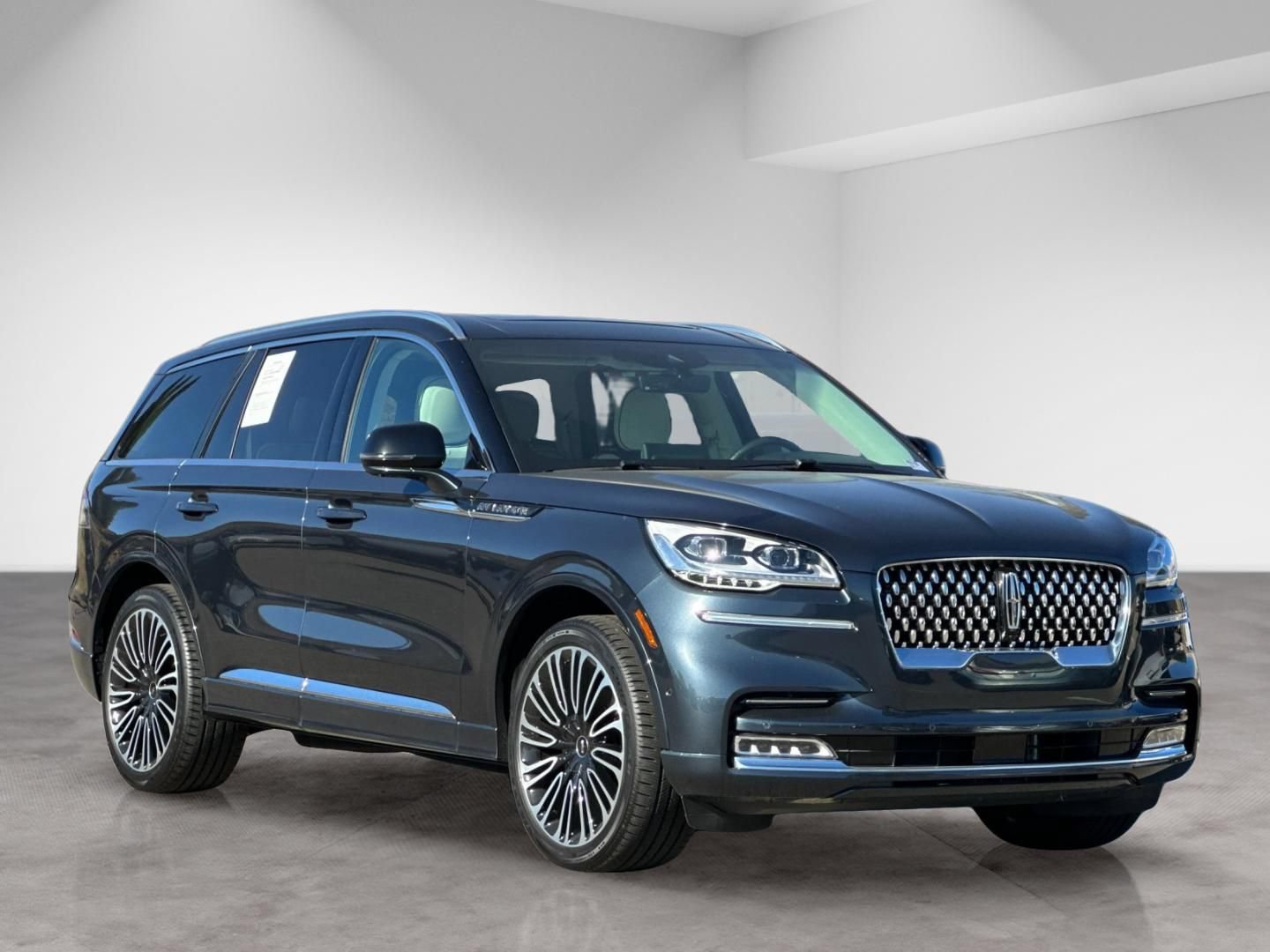 Used 2024 Lincoln Aviator Black Label AWD/4WD image 9