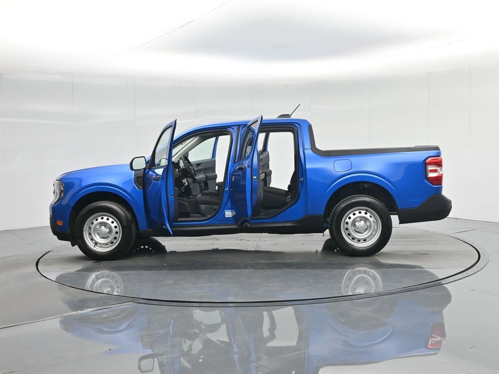 New 2025 Ford Maverick XL image 32
