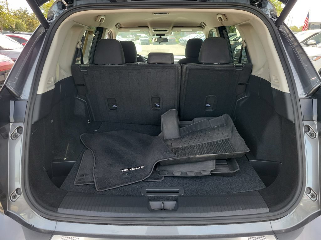 Certified 2026 Nissan Rogue SV FWD image 7