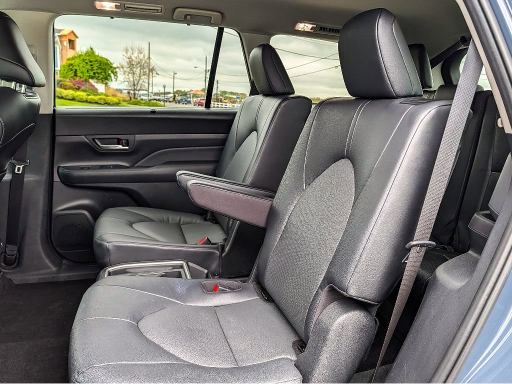 Used 2025 Toyota Grand Highlander FWD image 11