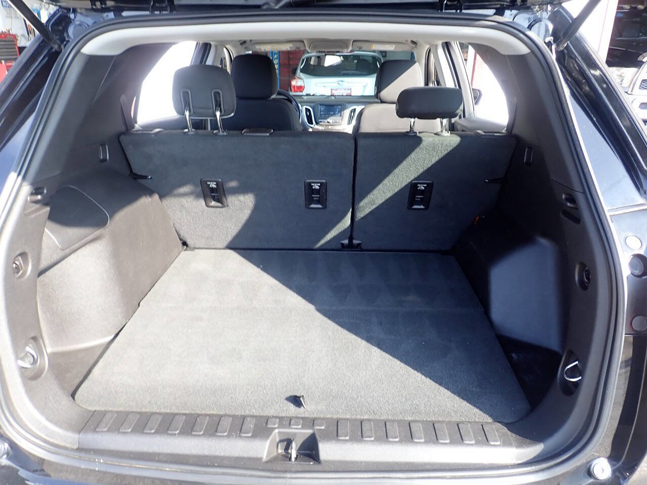 Used 2018 Chevrolet Equinox LS image 19