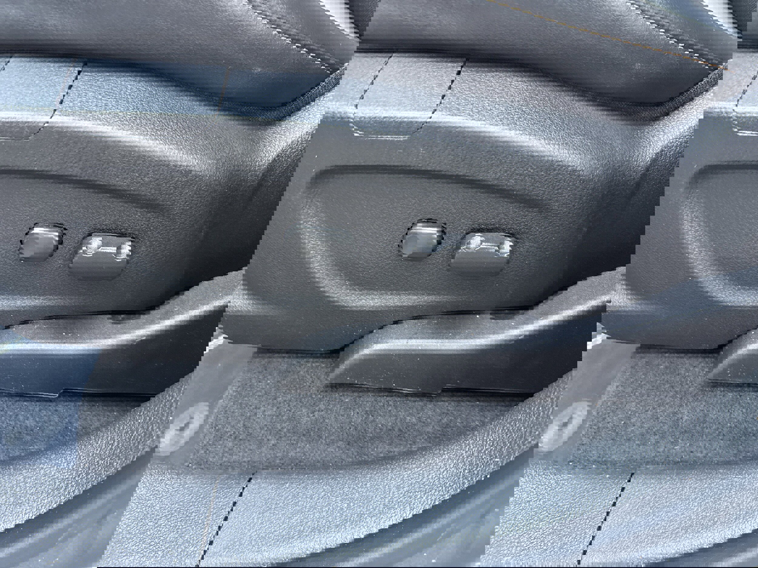 Used 2019 Chevrolet Trax LT w/ LT Convenience Package image 6