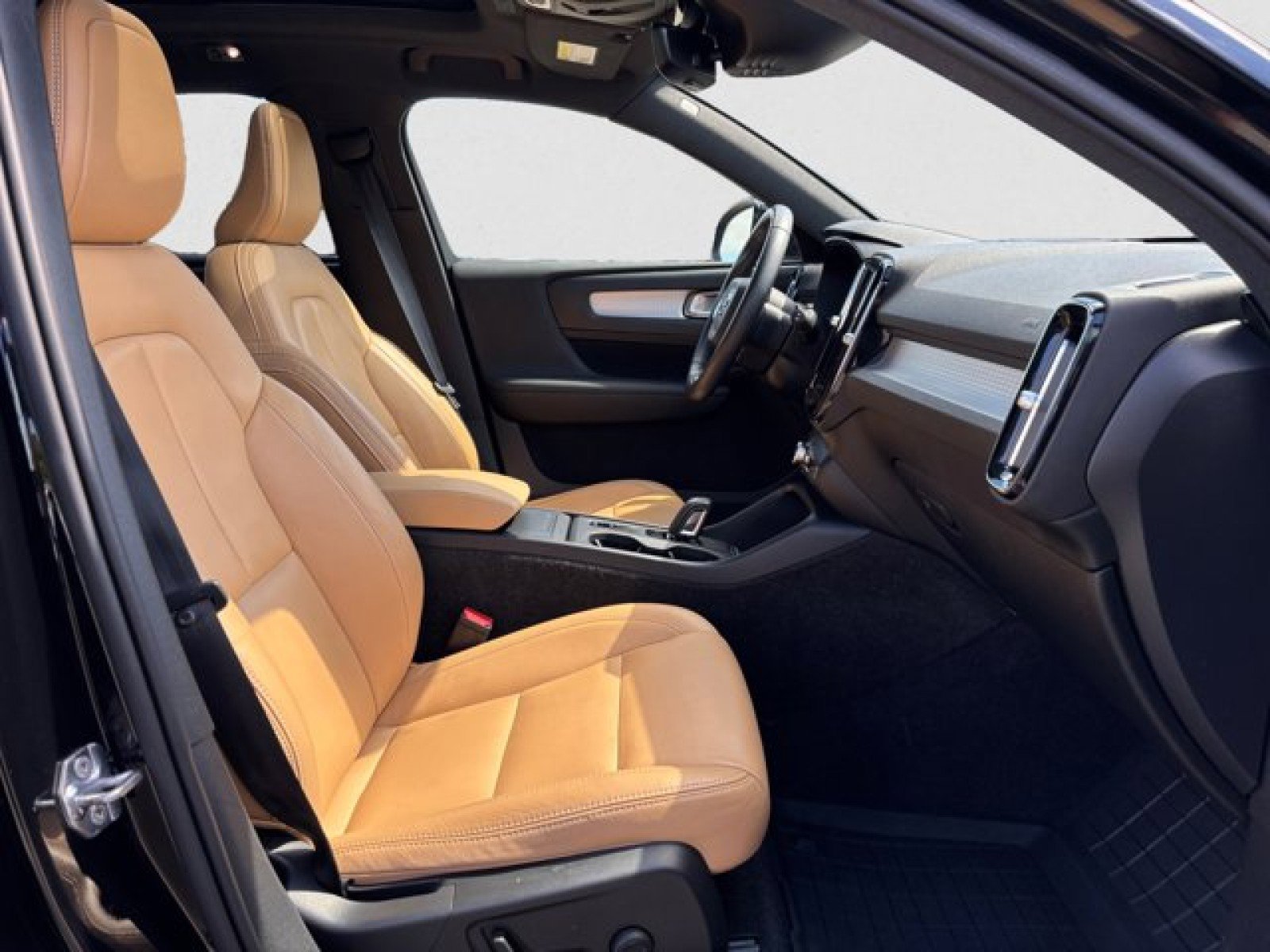 Used 2019 Volvo XC40 T5 Momentum image 20