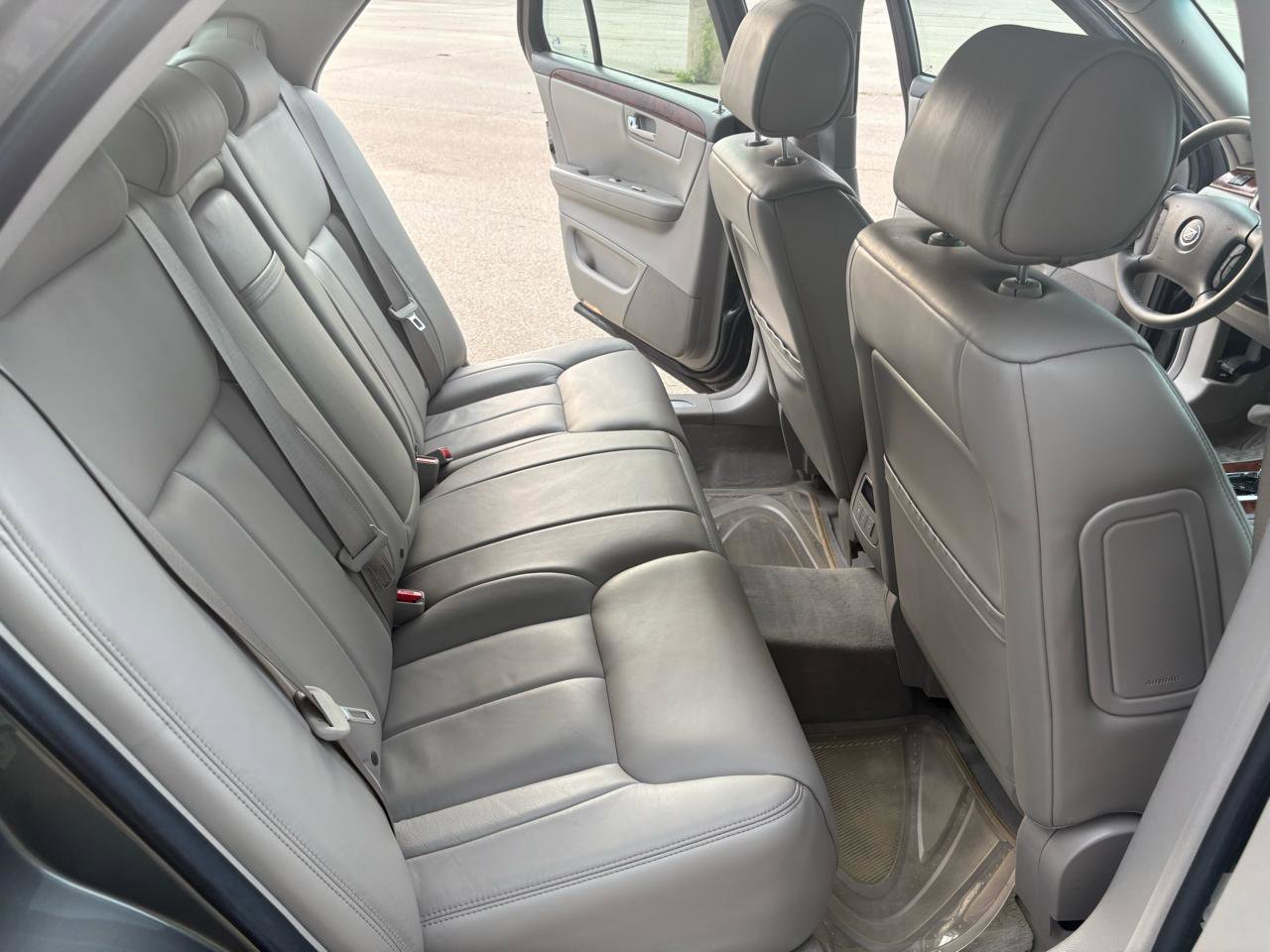Used 2006 Cadillac DTS FWD image 29