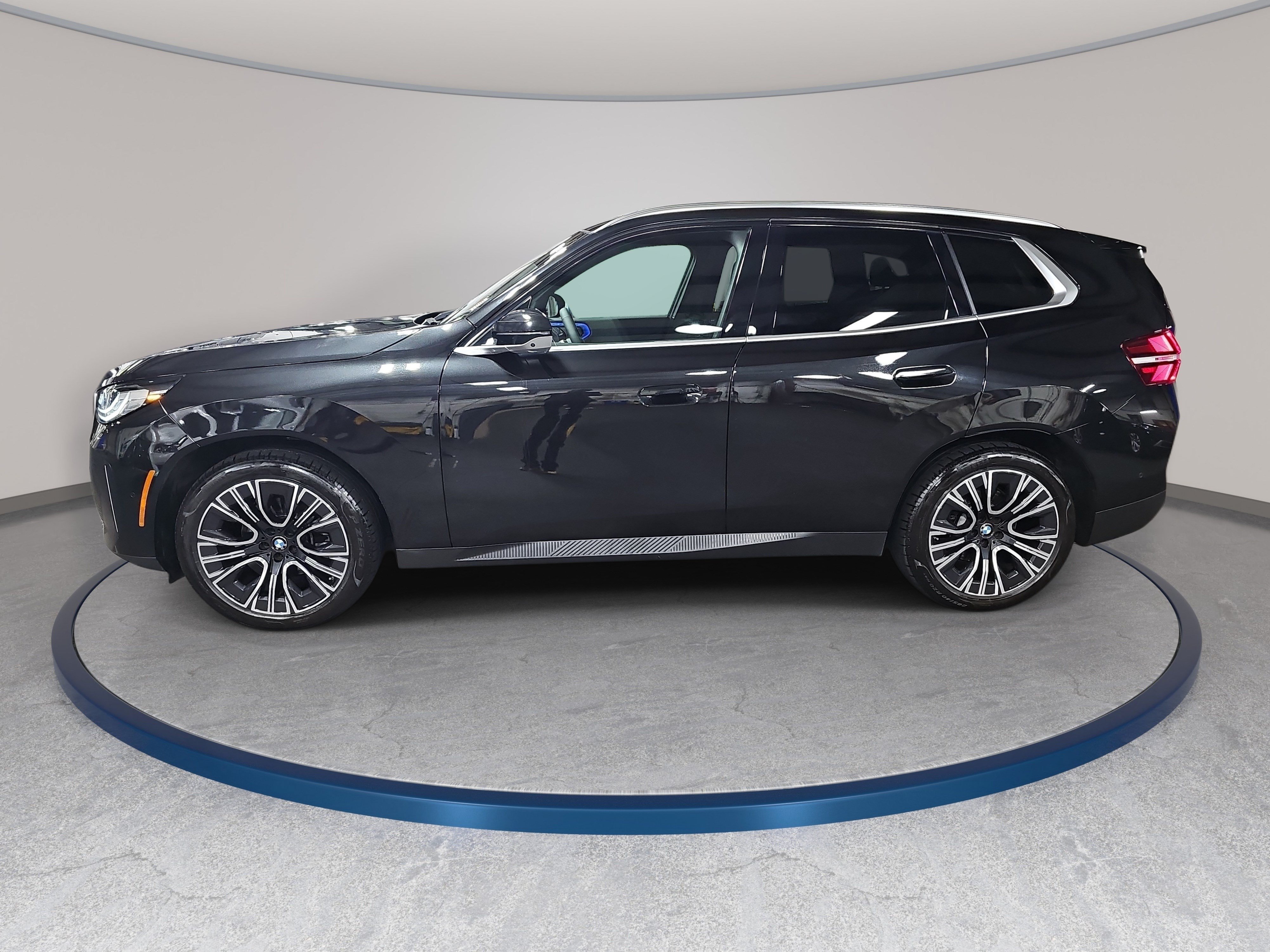 Certified 2025 BMW X3 xDrive30i w/ Premium Package AWD/4WD image 9