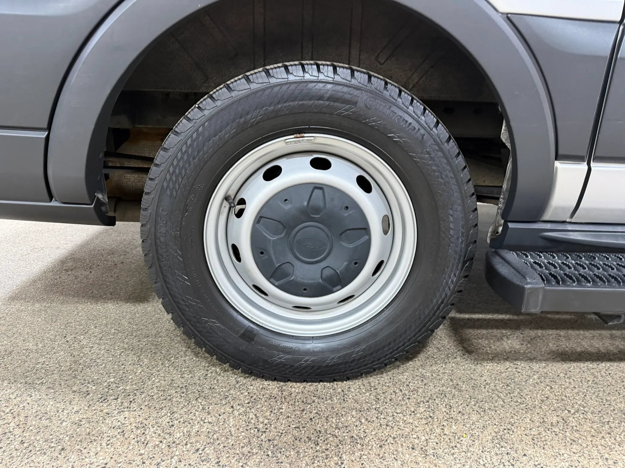 Used 2015 Ford Transit 150 XL RWD image 51