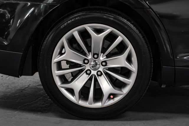 Used 2015 Ford Taurus Limited FWD image 48
