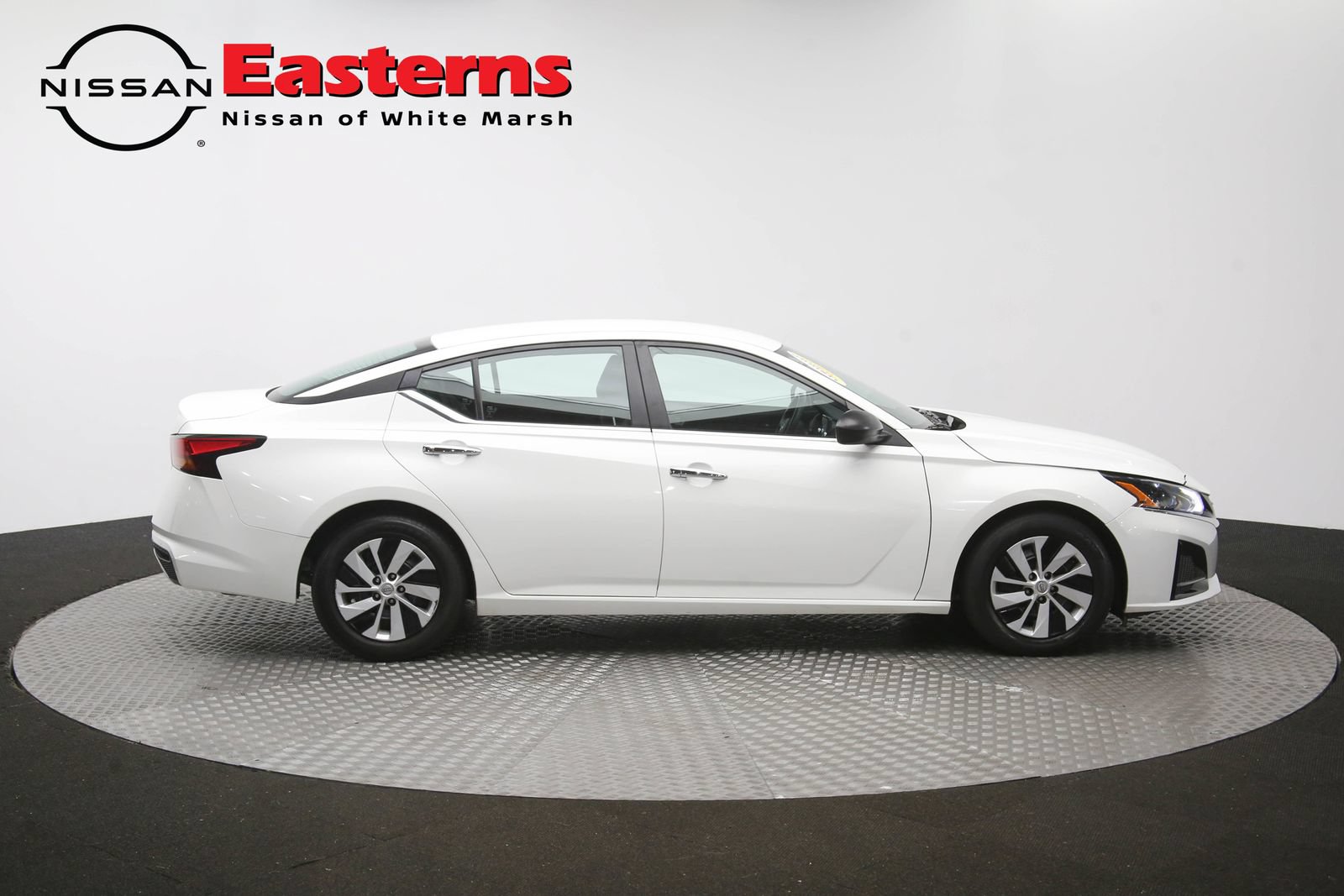 Used 2024 Nissan Altima 2.5 S FWD image 43