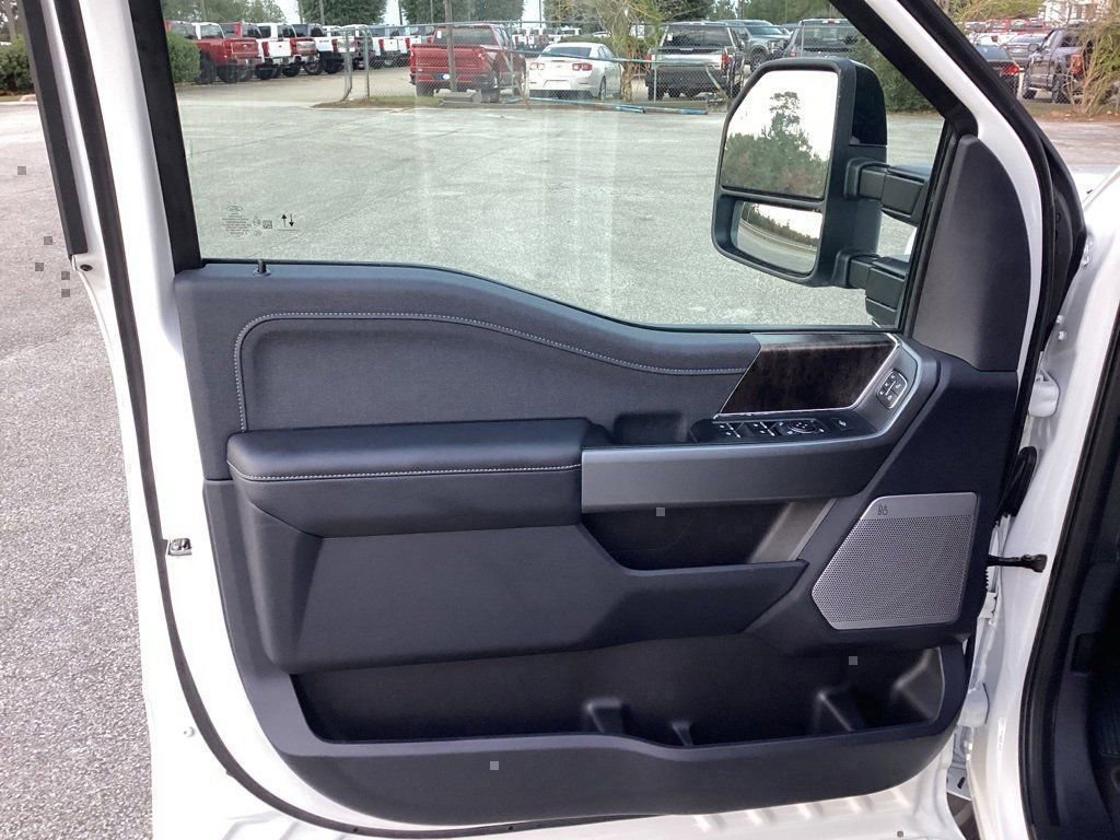 New 2026 Ford F250 Lariat w/ Black Appearance Package image 22