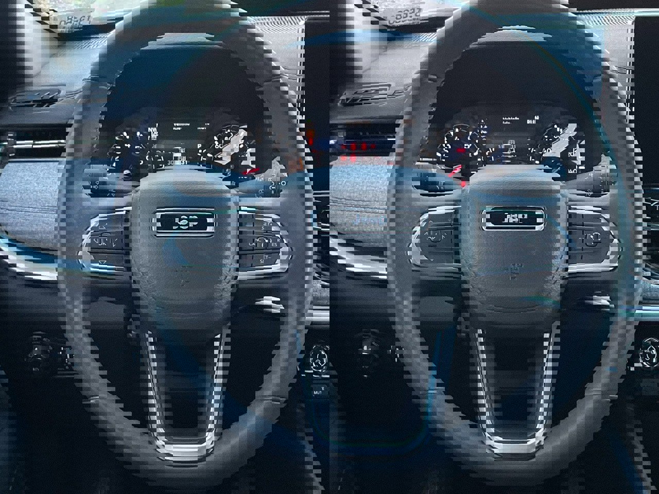 Used 2023 Jeep Compass Latitude image 21