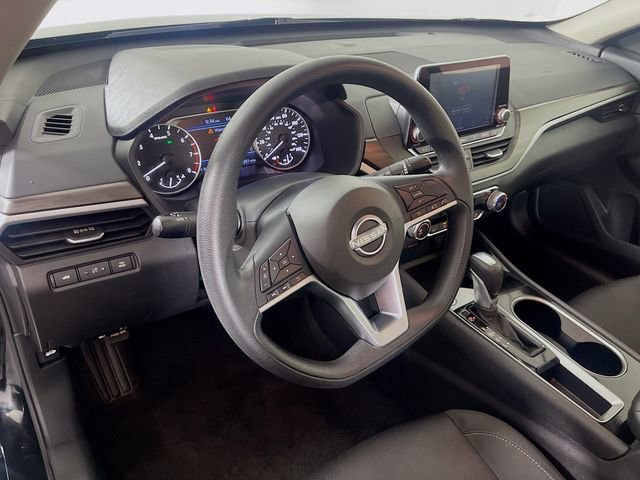 Used 2024 Nissan Altima 2.5 SV FWD image 10