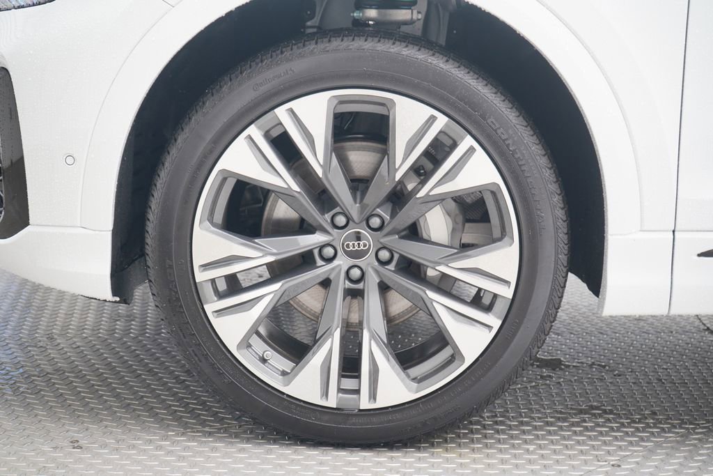 New 2025 Audi Q8 Premium Plus image 2