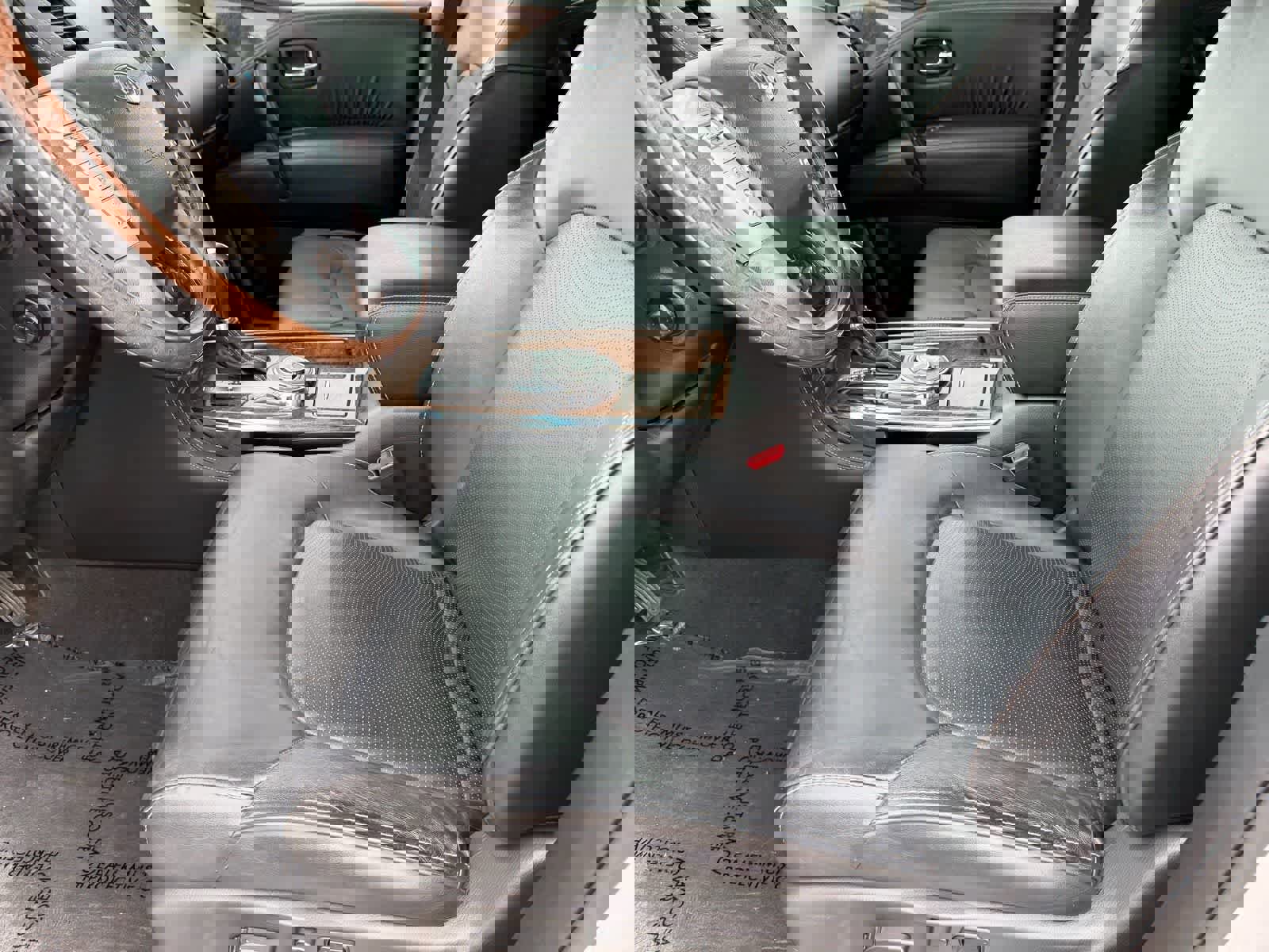 Used 2017 INFINITI QX80 2WD w/ Driver Assistance Package image 25