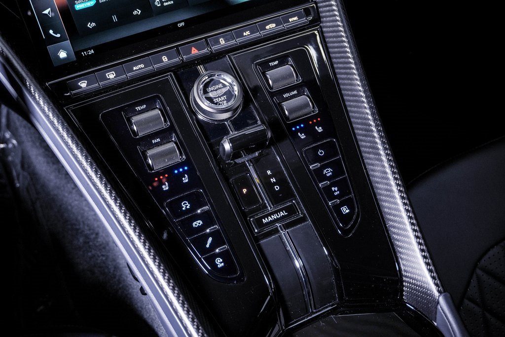 Used 2024 Aston Martin DB12 Coupe image 31