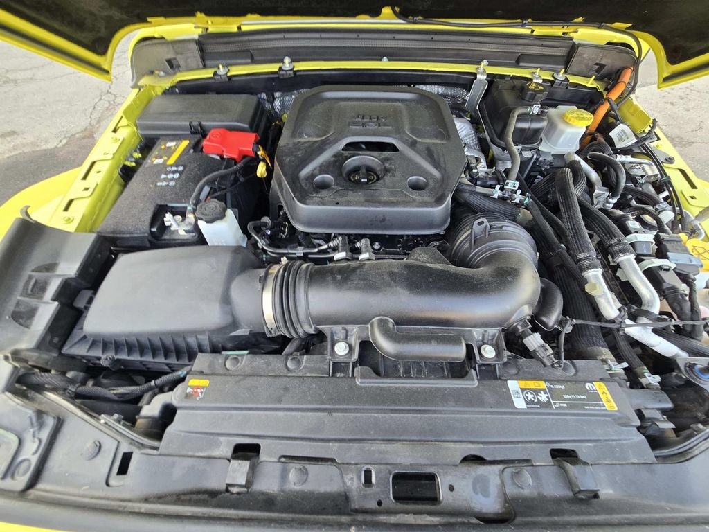 Used 2024 Jeep Wrangler Unlimited w/ Convenience Group AWD/4WD image 19