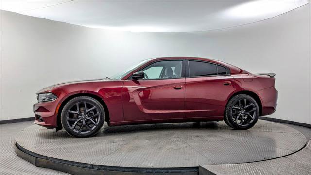 Used 2020 Dodge Charger SXT w/ Blacktop Package RWD image 3