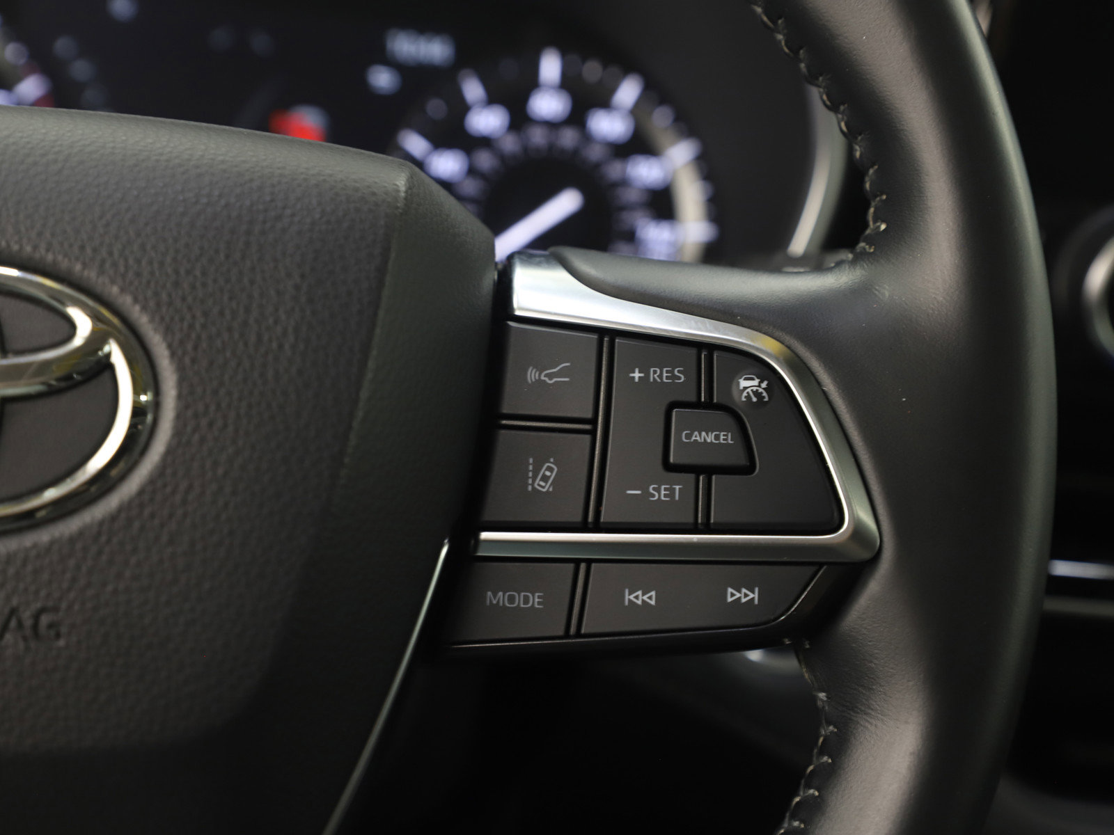 Used 2021 Toyota Highlander XLE image 28