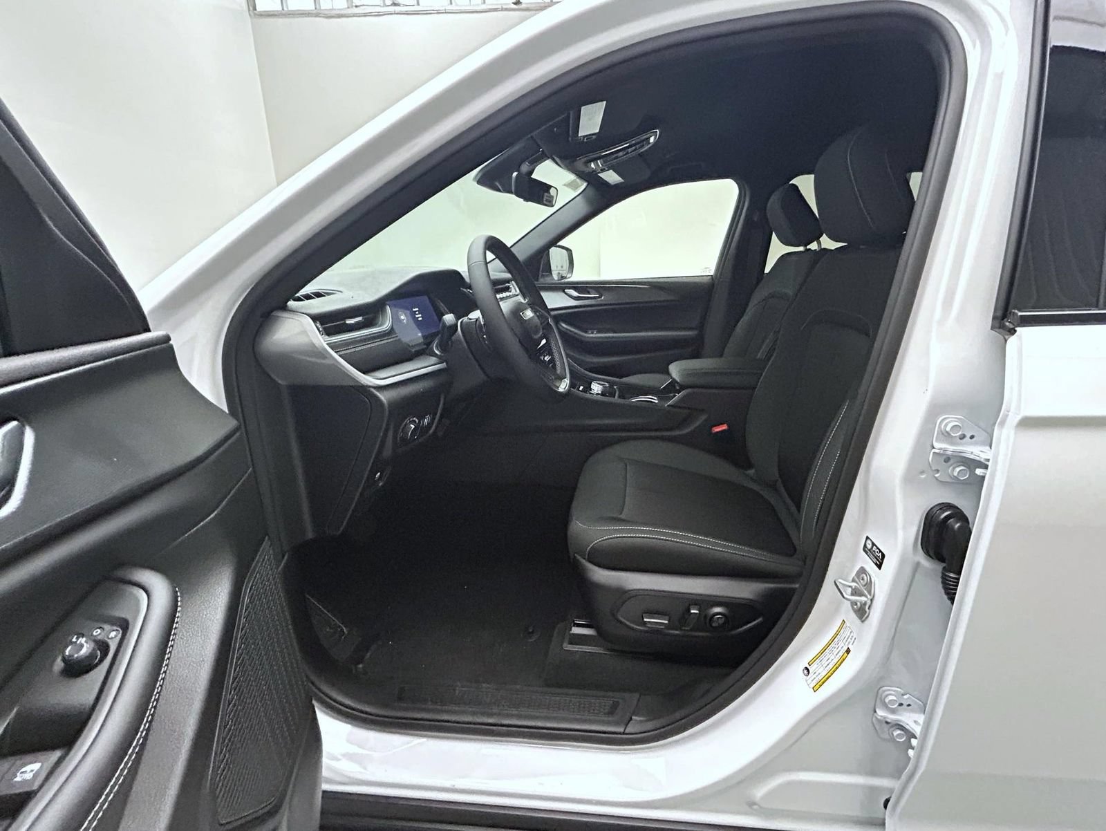 New 2026 Jeep Grand Cherokee Laredo AWD/4WD image 10
