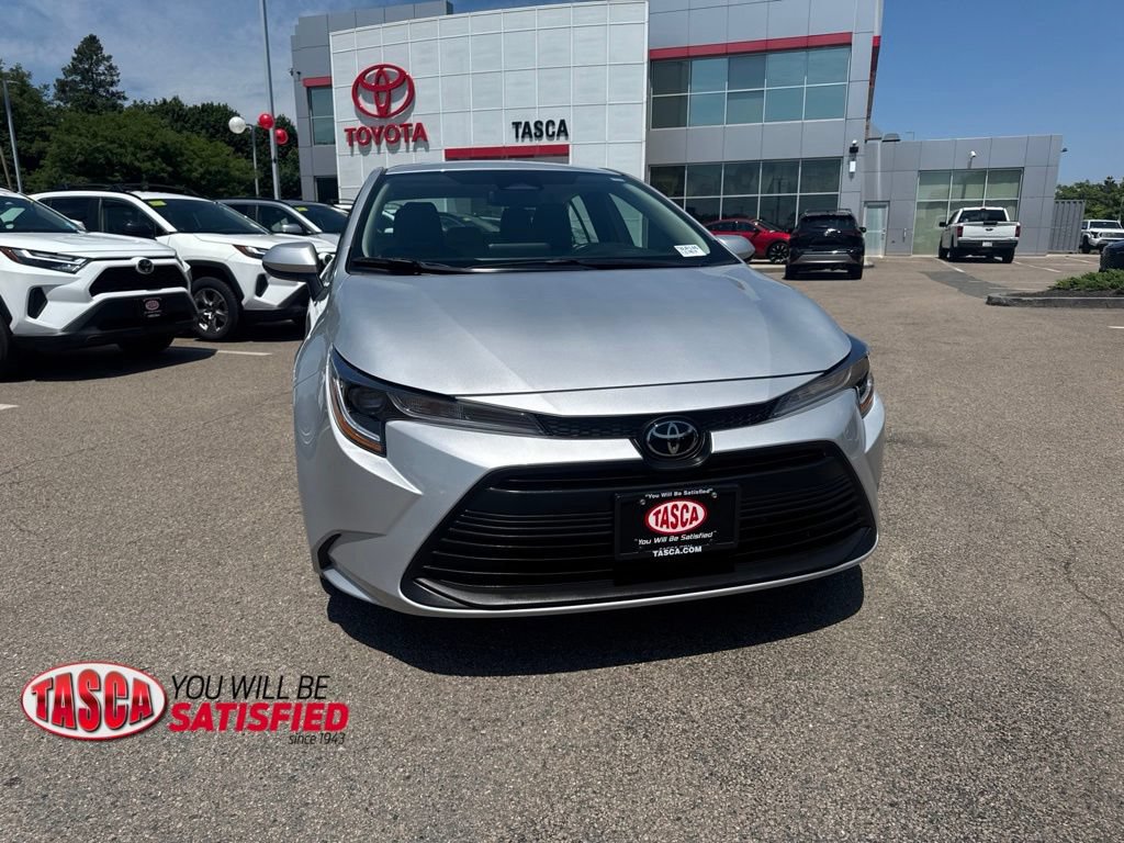 Used 2026 Toyota Corolla LE w/ LE Premium Package FWD image 1