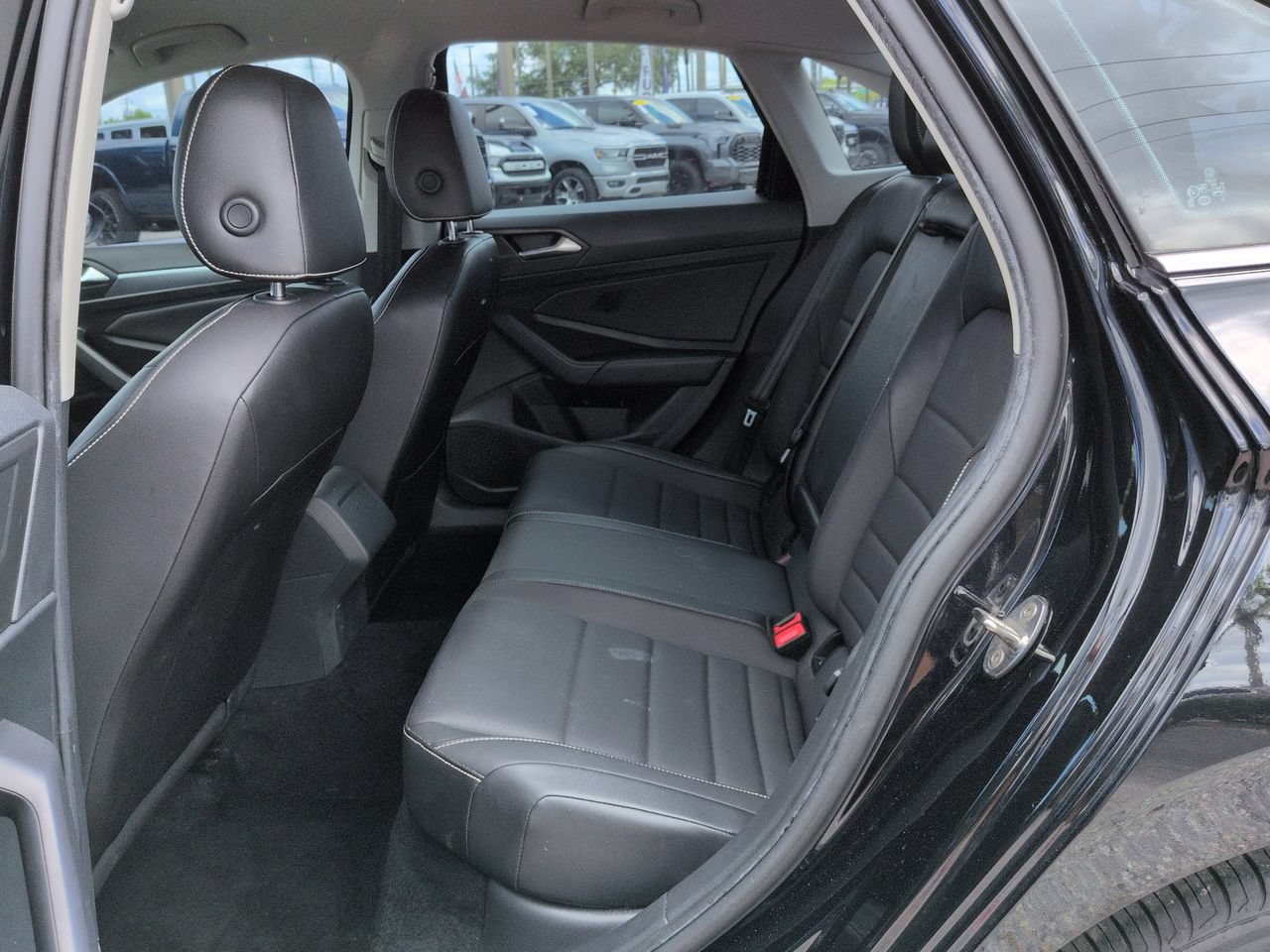 Used 2022 Volkswagen Jetta SE FWD image 14