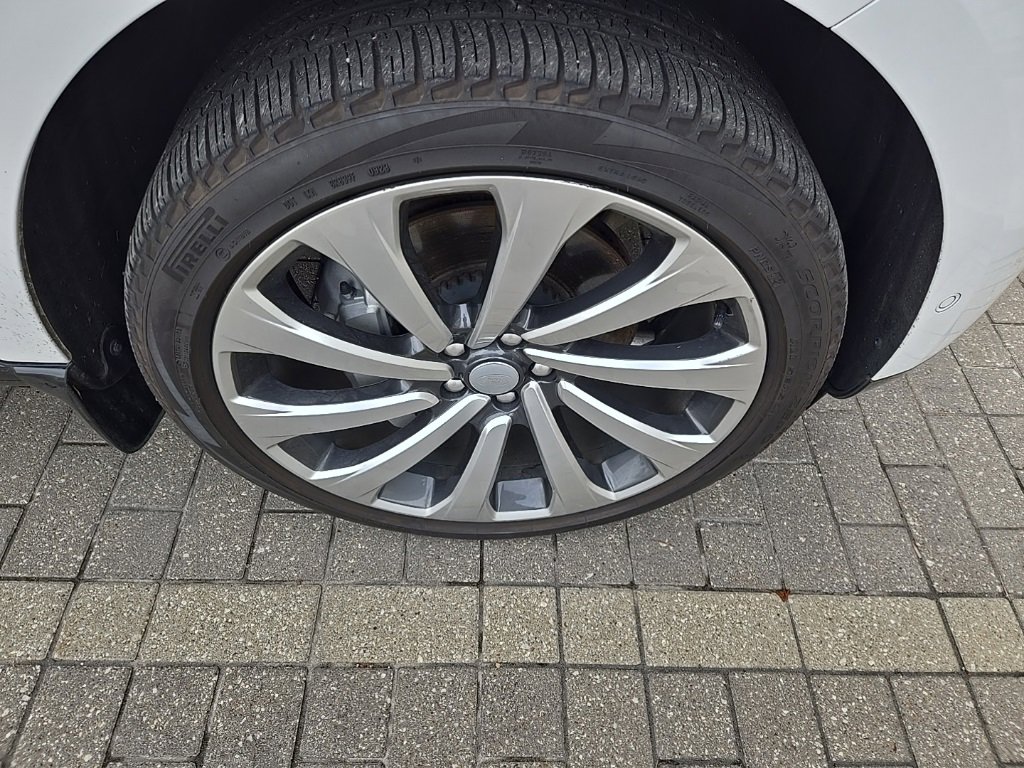 Used 2023 Land Rover Range Rover SE image 11