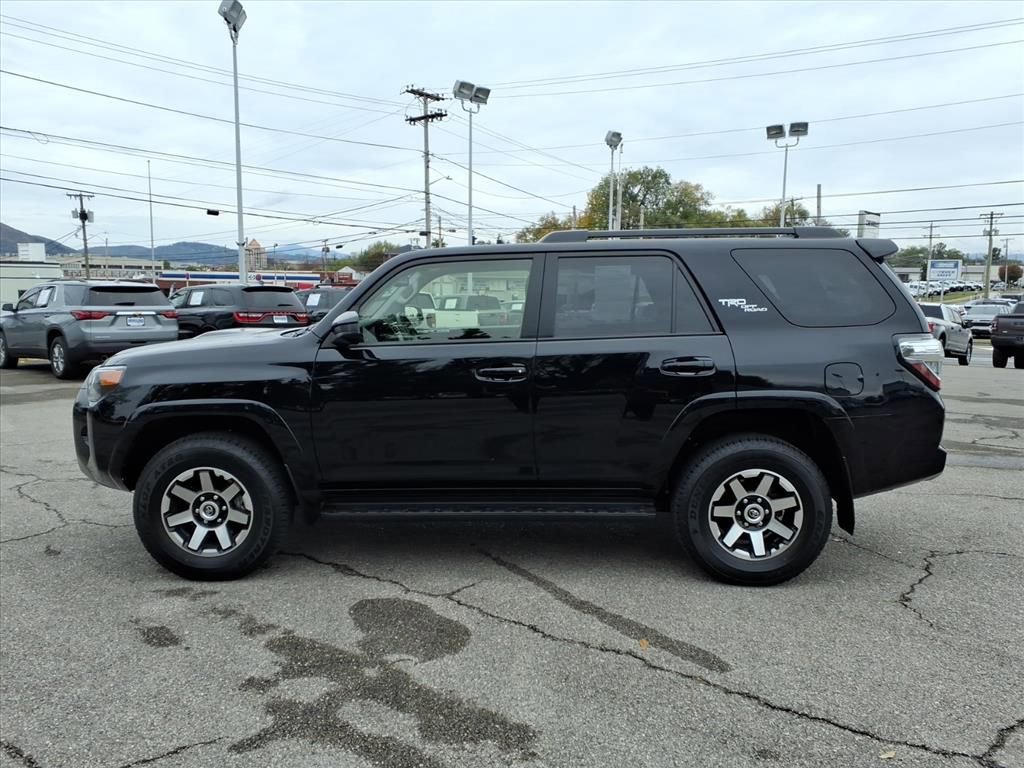 Used 2024 Toyota 4Runner TRD Off-Road image 7