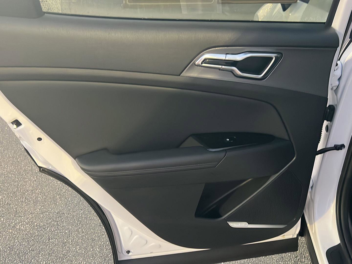 Used 2023 Kia Sportage SX image 17