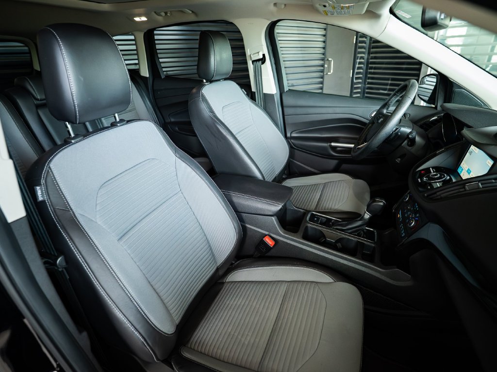 Used 2018 Ford Escape Titanium AWD/4WD image 29
