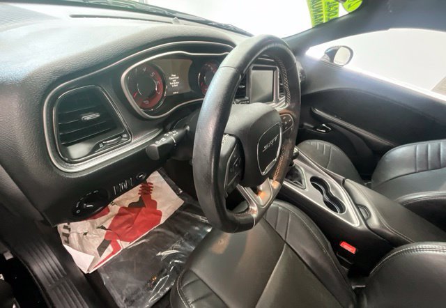 Used 2016 Dodge Challenger SRT Hellcat RWD image 17