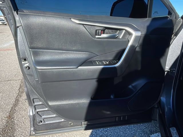 Used 2022 Toyota RAV4 XLE image 20