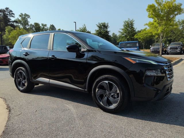 Used 2025 Nissan Rogue SV FWD image 2