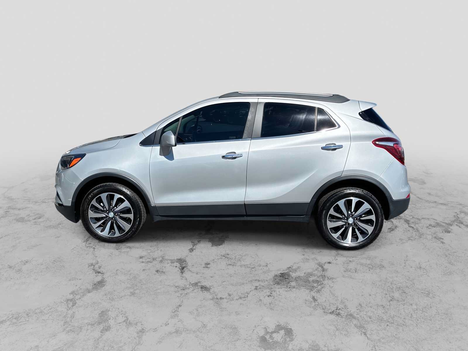 Used 2021 Buick Encore Preferred AWD/4WD image 5