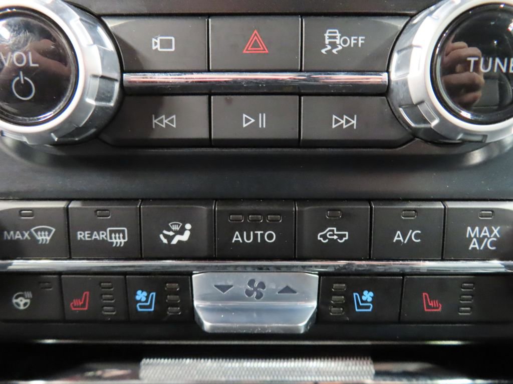 Used 2025 Ford F150 Lariat w/ Equipment Group 502A High AWD/4WD image 73